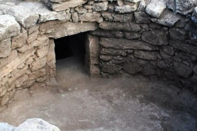 Bρέθηκε ασύλητος μυκηναϊκός θολωτός τάφος – Συγκλονίζουν τα ευρήματα στην Άμφισσα
